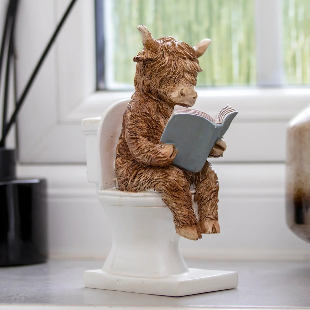Highland Cow On The Loo Ornament - Image 2